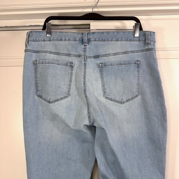 Button-Fly Cropped Flare Seamed Front Jeans 18 - Picture 9 of 12